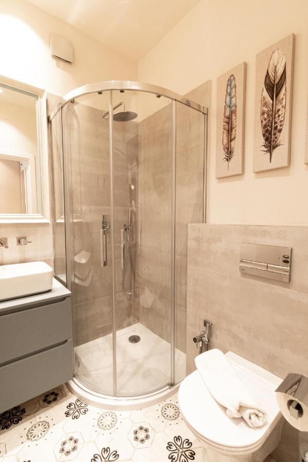 Black Gate - Quiet Studio In The Heart Of Old Town With Free Private Secured Parking Brasov Exterior photo